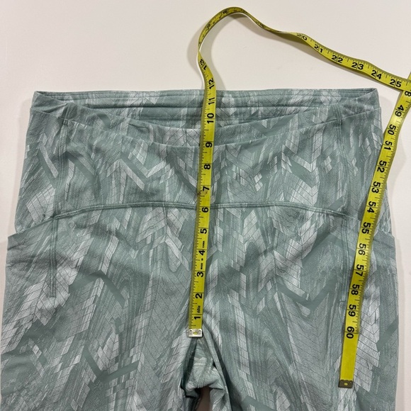 Lululemon Swift Speed High Rise Crop Leggings 21” Reverberate Chevron Jacquard - Picture 5 of 7